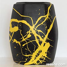 Make a splatter vase