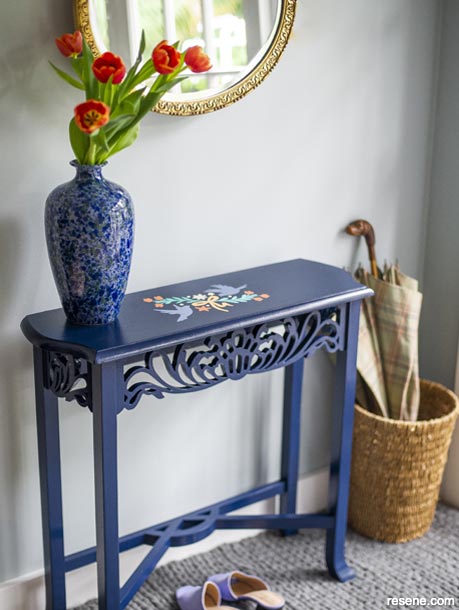 How to revive old pieces of furniture