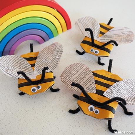 How to make bees out of toilet rolls