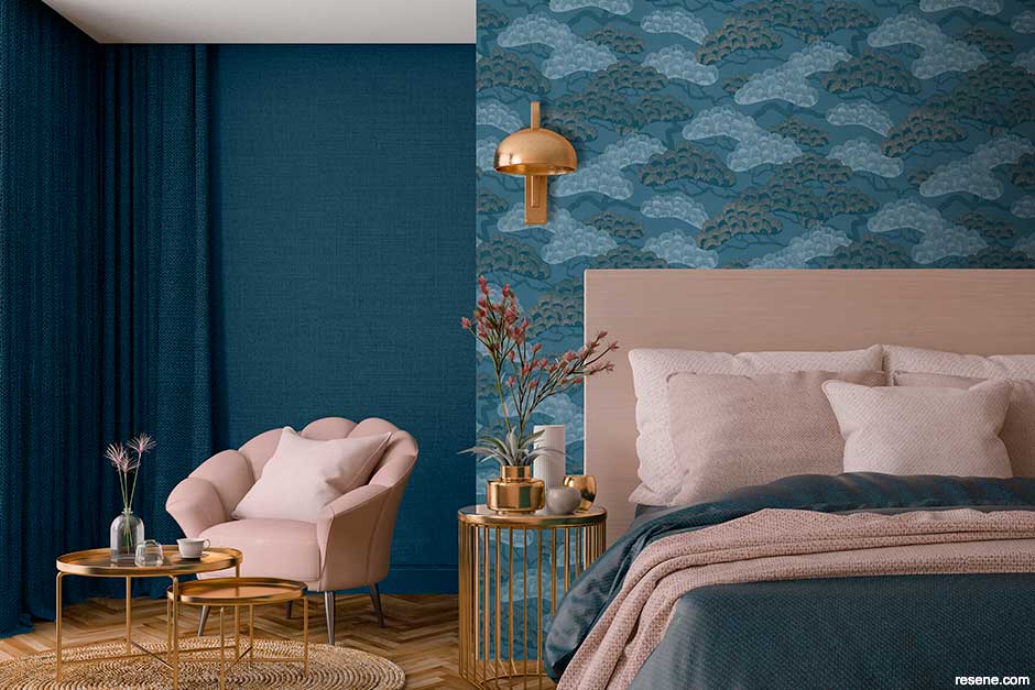 A restful yet eye-catching room using two complementary wallpapers